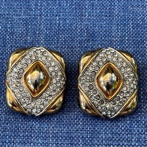 Vintage unsigned gold tone rhinestone clip on earrings excellent